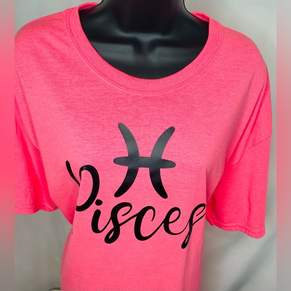 Dani Pisces Zodiac Tee - Picture 7 of 13